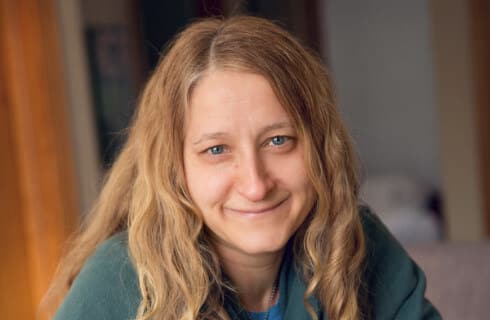 Photo portrait of artist Renee Bebeau